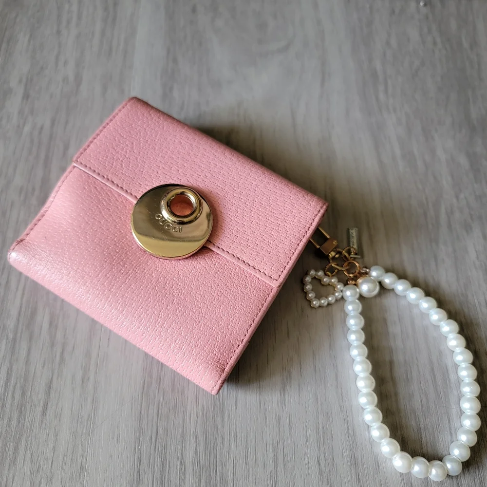 SALE🎉 Authentic Gucci Pink Leather Compact Wallet - Picture 13 of 13